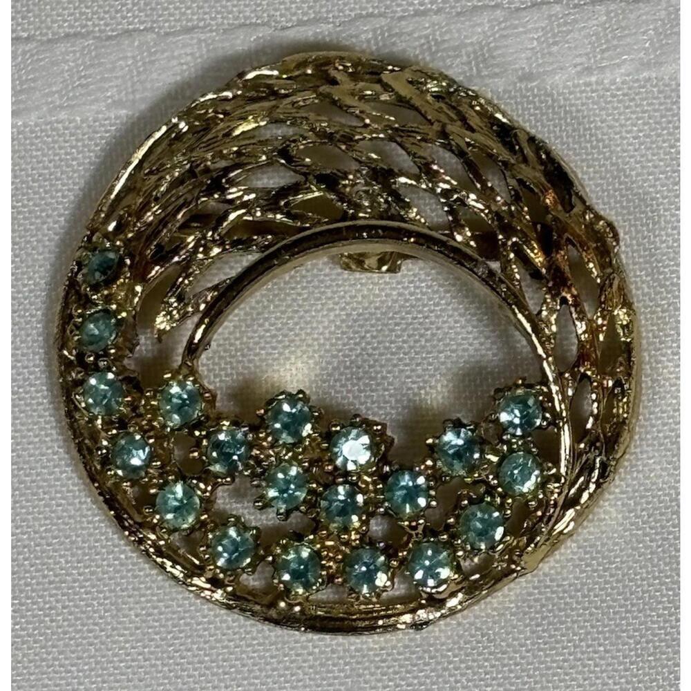 Vintage Gold Tone Leaf Wave Circle Brooch Aqua Rhinestones 1.75” Unsigned